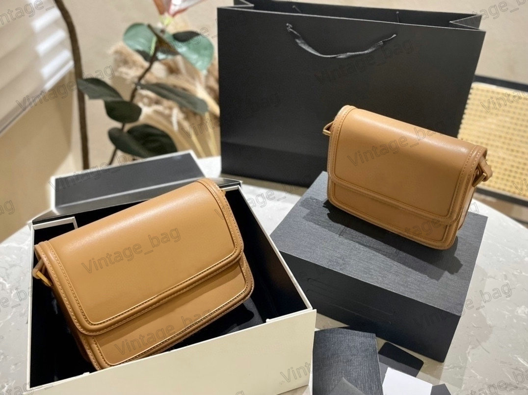 Solferino Satchel in Box Flap Women Shoulder Bag Crossbody Messenger Bags Smooth Leather Letter Stylish Adjustable Strap Messenger Bags Wallet Small/Medium
Solferino Satchel in Box Flap Women Shoulder Bag Crossbody Messenger Bags Smooth Leather Letter Stylish Adjustable Strap Messenger Bags Wallet Small/Medium