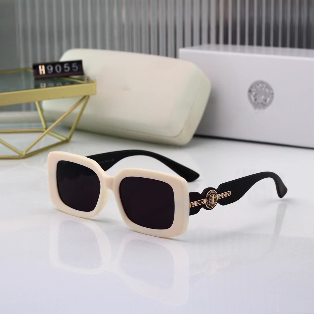 2023 Designer Sunglasses Ce Polarized SunGlasses For Women and Men Fashion Model Special UV 400 Protection Big Leg Double Beam Frame Outdoor 9055
2023 Designer Sunglasses Ce Polarized SunGlasses For Women and Men Fashion Model Special UV 400 Protection Big Leg Double Beam Frame Outdoor 9055