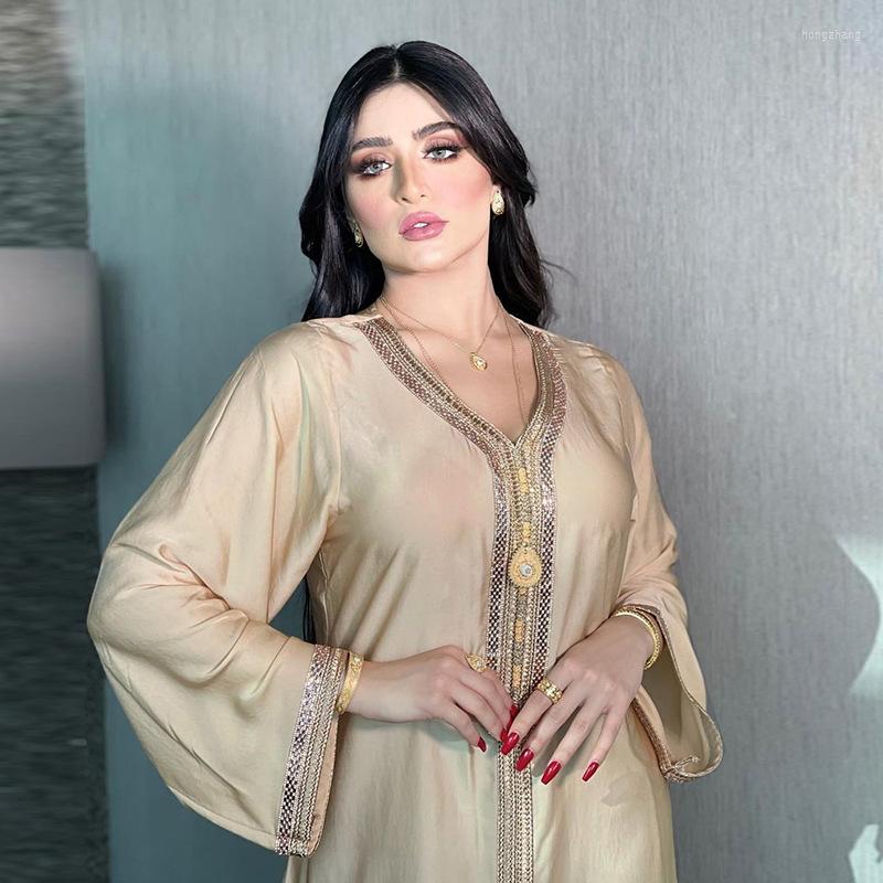 Ethnic Clothing Women Fashion Abaya Plain V-Neck Loose Dress Rhinestone Decorate Elegant Muslim Robe India Morocco Kaftan Party Evening Gown
Ethnic Clothing Women Fashion Abaya Plain V-Neck Loose Dress Rhinestone Decorate Elegant Muslim Robe India Morocco Kaftan Party Evening Gown