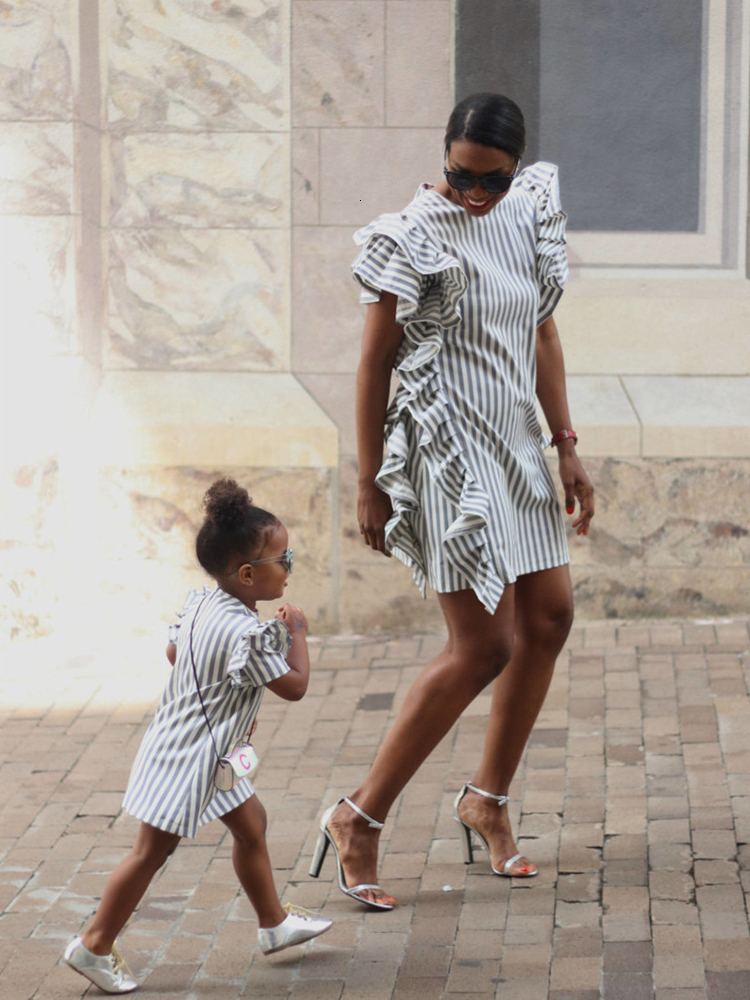 Family Matching Outfits Mom and daughter Dress Summer Stylish Stripe Ruffle Dress For Mommy Daughter Clothes Matching Parent-child Clothes Mini Dress 