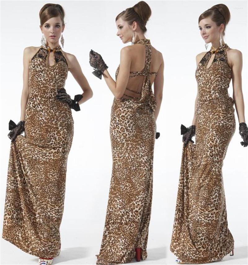 Ethnic Clothing Elegant Halter Evening Party Dress For Women Sexy Backless Leopard Print Long Chinese Style Cheongsam
Ethnic Clothing Elegant Halter Evening Party Dress For Women Sexy Backless Leopard Print Long Chinese Style Cheongsam