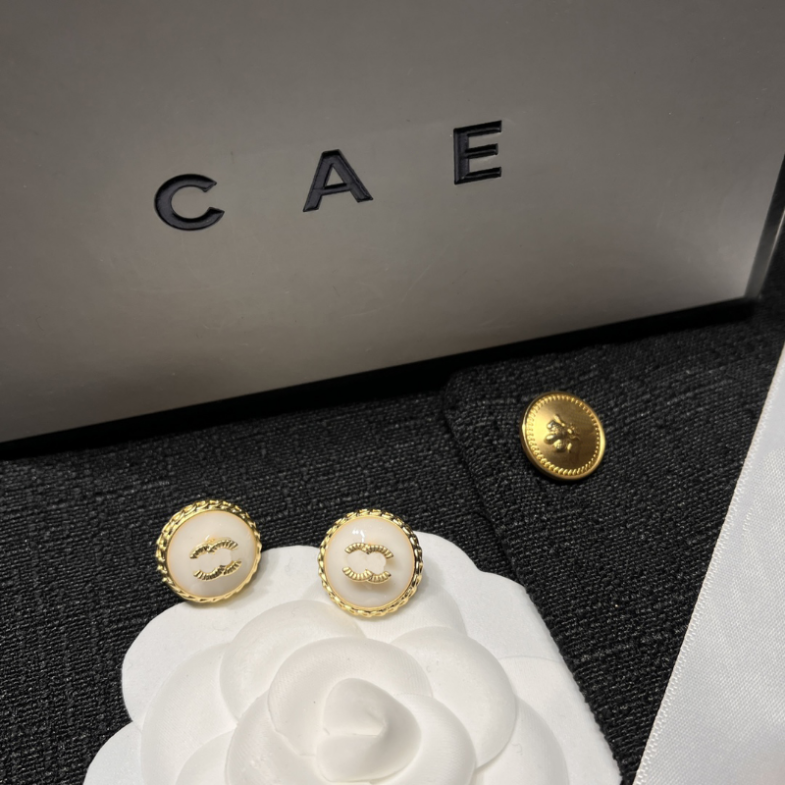 Three Style Fashion Multicolor Stud Earrings Brand Designer Jewelry Charm Earring Lovers Gifts Stamp Earrings Family And Friends Accessories With Box
Three Style Fashion Multicolor Stud Earrings Brand Designer Jewelry Charm Earring Lovers Gifts Stamp Earrings Family And Friends Accessories With Box