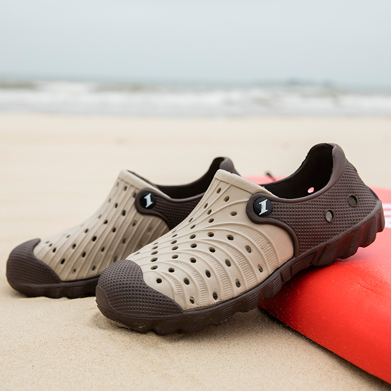 2023 Outdoor Men Sandals Summer Shoes Rubber Clogs Men EVA Garden Shoes Black blue Beach Sandals Slippers Zapatillas Hombre, Red
2023 Outdoor Men Sandals Summer Shoes Rubber Clogs Men EVA Garden Shoes Black blue Beach Sandals Slippers Zapatillas Hombre, Red