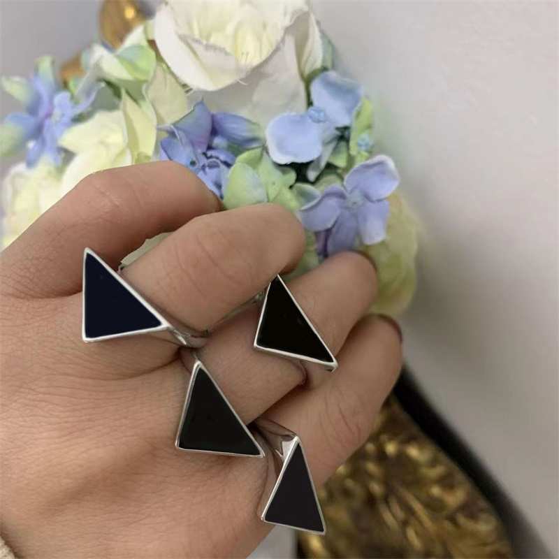 Adjustable never fade triangle tag wedding ring 1JA066_2DSP_F0002 black design aesthetics mens ring delicate anniversary plated silver ring for women ZB040 E23
Adjustable never fade triangle tag wedding ring 1JA066_2DSP_F0002 black design aesthetics mens ring delicate anniversary plated silver ring for women ZB040 E23