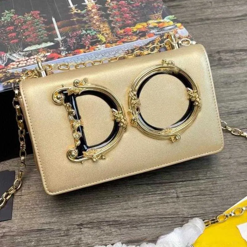 Fashion Dg Women Leather Bags Designer Shoulder Messagel Chain Bag Golden Square Handbag Baroque Crossbody Women's Luxury Wallet, Red leather
Fashion Dg Women Leather Bags Designer Shoulder Messagel Chain Bag Golden Square Handbag Baroque Crossbody Women's Luxury Wallet, Red leather