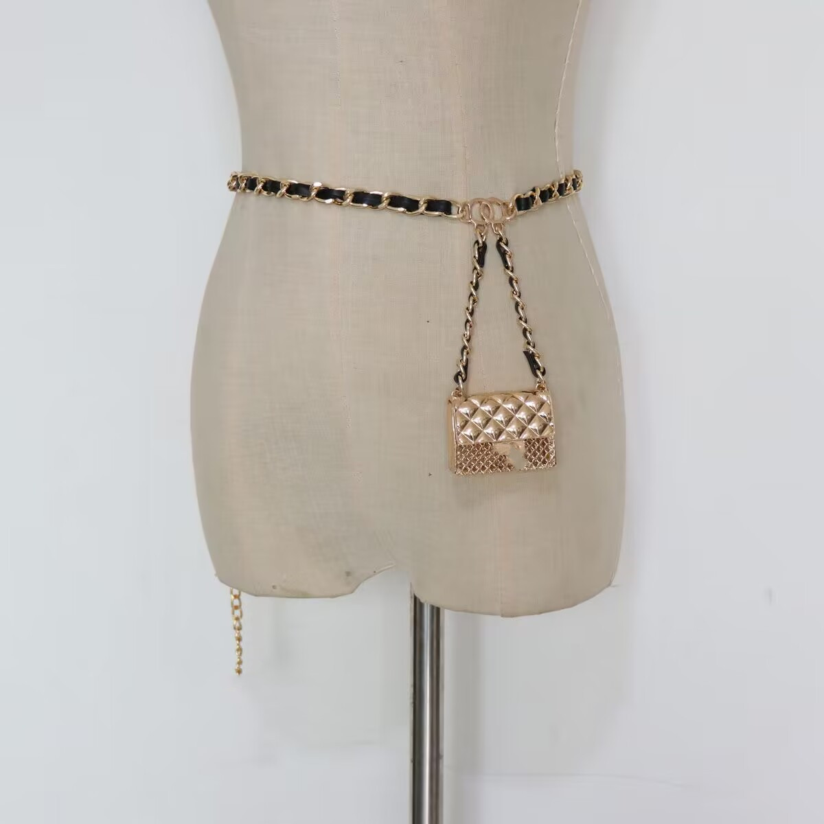 Evening Bags Cc s Small Fragrance Metal Hollow Rhomboid Chain Waist Neck Decoration Women's Mini Crossbody Bag, Customize
Evening Bags Cc s Small Fragrance Metal Hollow Rhomboid Chain Waist Neck Decoration Women's Mini Crossbody Bag, Customize