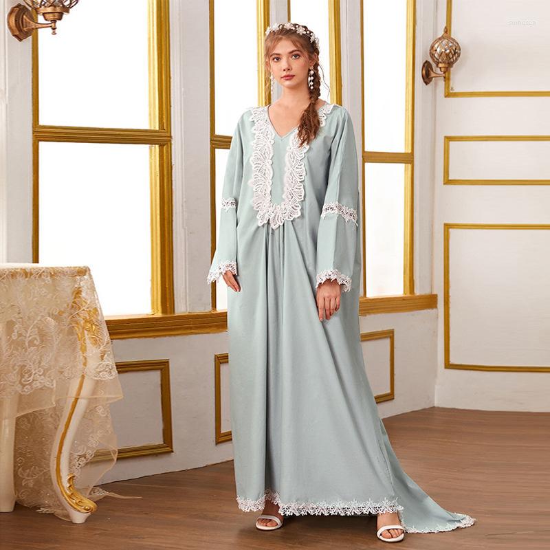 Ethnic Clothing Dubai Arab Muslim Women's Fashion Casual Embroidery Loose V-neck Dress
Ethnic Clothing Dubai Arab Muslim Women's Fashion Casual Embroidery Loose V-neck Dress