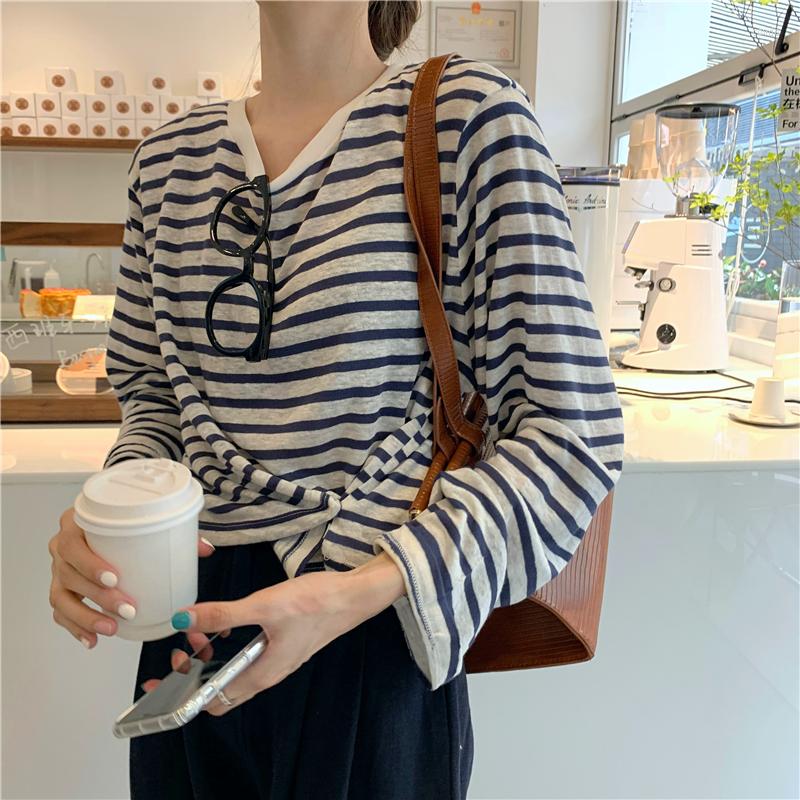 Women's T Shirts Women's Clothes Retro Korean Style Ins Shirt Striped Design Irregular Button Long-sleeved Casual T-shirt For Women, Blue
Women's T Shirts Women's Clothes Retro Korean Style Ins Shirt Striped Design Irregular Button Long-sleeved Casual T-shirt For Women, Blue