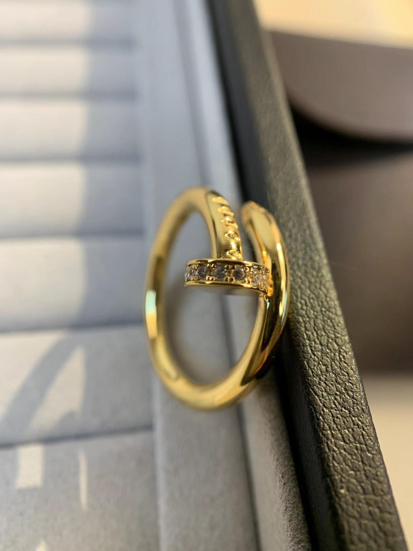 18K Gold rings for woman delicate Rose gold luxury ring women's niche fashion ins trend simple sliver rings for men
18K Gold rings for woman delicate Rose gold luxury ring women's niche fashion ins trend simple sliver rings for men