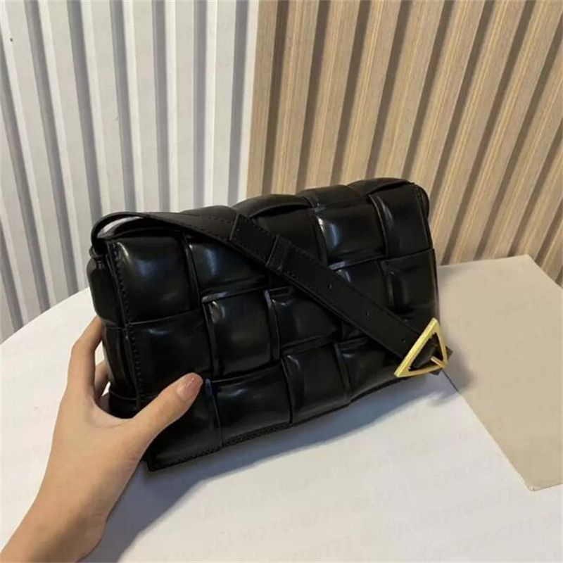 New designer bag cross body bags Solid Color Foreign style braided bag female fashion Triangle Metal Sheet Calf Leather Shoulder Bag small square bag with ins tofu bag, Beige
New designer bag cross body bags Solid Color Foreign style braided bag female fashion Triangle Metal Sheet Calf Leather Shoulder Bag small square bag with ins tofu bag, Beige