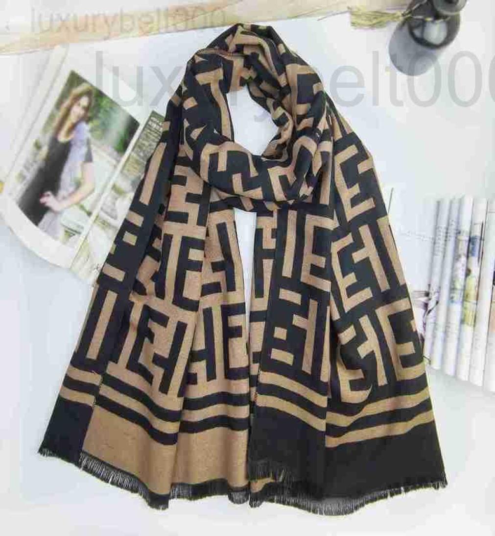 Scarves designer Scarf female autumn and winter thickened warm imitation cashmere student scarf Korean shawl letter FF with Cloak 8520908
Scarves designer Scarf female autumn and winter thickened warm imitation cashmere student scarf Korean shawl letter FF with Cloak 8520908