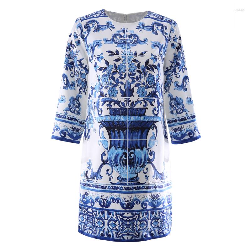 Casual Dresses 2023 Summer Exquisite Retro Blue And White Porcelain Print Dress Round Neck Three-quarter Sleeve Temperament Skirt
Casual Dresses 2023 Summer Exquisite Retro Blue And White Porcelain Print Dress Round Neck Three-quarter Sleeve Temperament Skirt