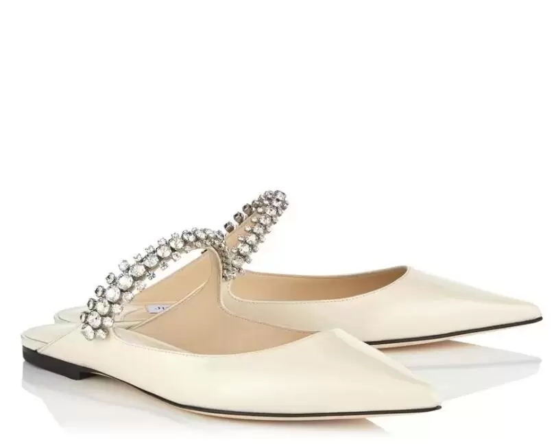 2022 Romantic Wedding Bing Sandals patent leather slippers Pointy Pumps with Crystal strap Designer flat Heels Dress Sho Size 34 to 43
2022 Romantic Wedding Bing Sandals patent leather slippers Pointy Pumps with Crystal strap Designer flat Heels Dress Sho Size 34 to 43