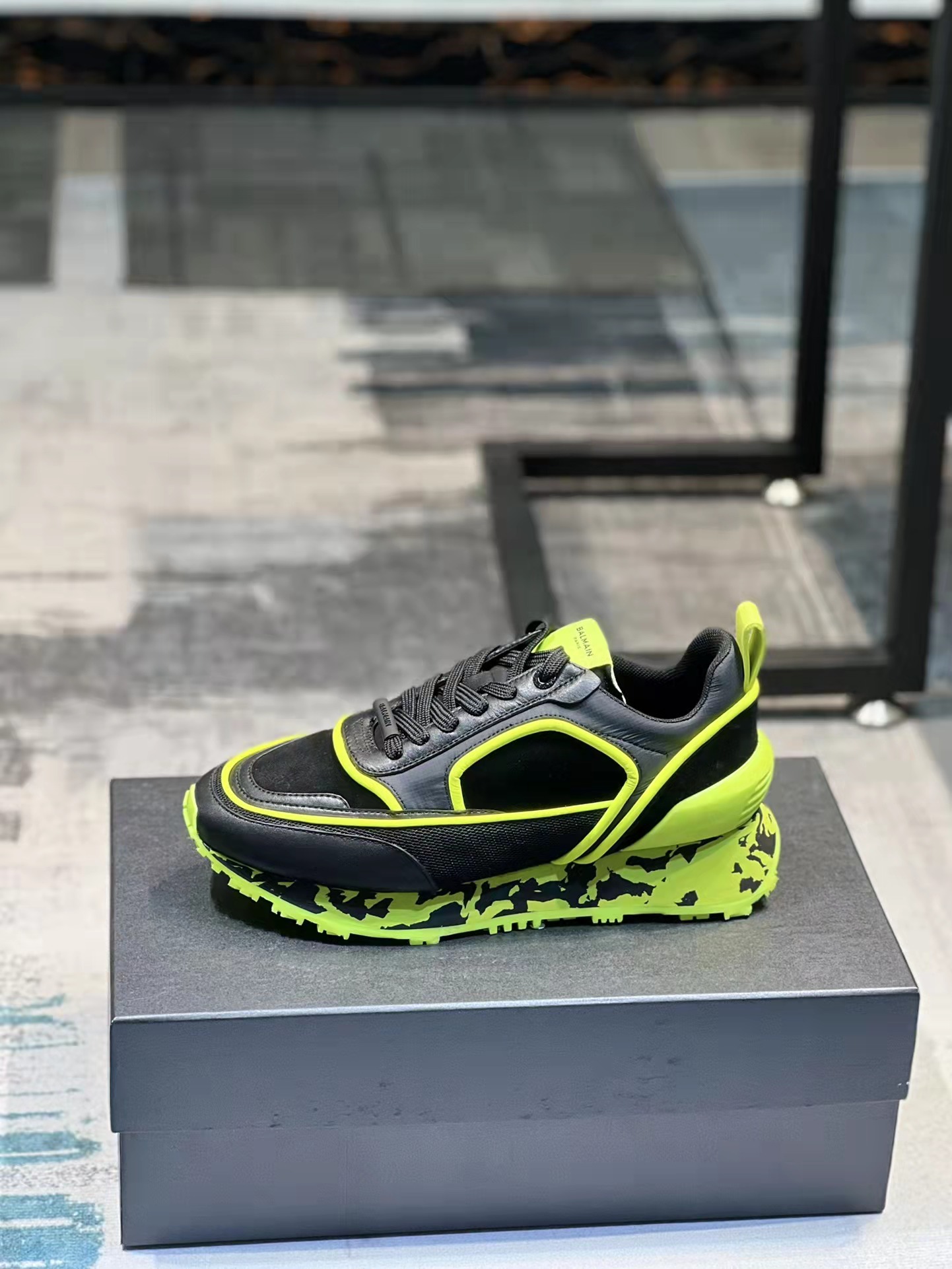 Designer Men Racer Low Top Sneakers Shoes Suede Nylon & Mesh Outdoor Trainers Lace Up Logo-embossed Skateboard Walking EU38-46 With Box
Designer Men Racer Low Top Sneakers Shoes Suede Nylon & Mesh Outdoor Trainers Lace Up Logo-embossed Skateboard Walking EU38-46 With Box