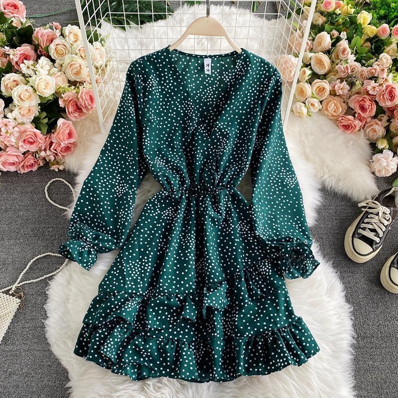 Casual Dresses Chic Vintage Polka Dot Printed Chiffon Mini Dress Women V Neck Ruffles Patchwork High Waist Streetwear Female, Black
Casual Dresses Chic Vintage Polka Dot Printed Chiffon Mini Dress Women V Neck Ruffles Patchwork High Waist Streetwear Female, Black