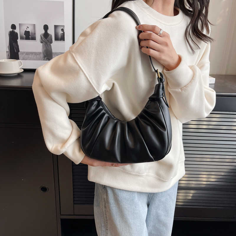 NXY Pleated Leather Shoulder Side Bags for Women 2023 Spring Solid Simple PU Leather Female Crossbody Bags Luxury Handbag, Black
NXY Pleated Leather Shoulder Side Bags for Women 2023 Spring Solid Simple PU Leather Female Crossbody Bags Luxury Handbag, Black
