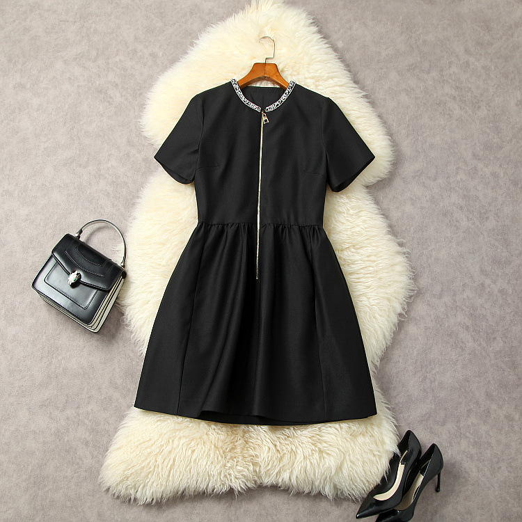 2023 Summer Black / Pink Rhinestone Zipper Dress Solid Color Short Sleeve Round Neck Beaded Short Casual Dresses L3M122270 
2023 Summer Black / Pink Rhinestone Zipper Dress Solid Color Short Sleeve Round Neck Beaded Short Casual Dresses L3M122270