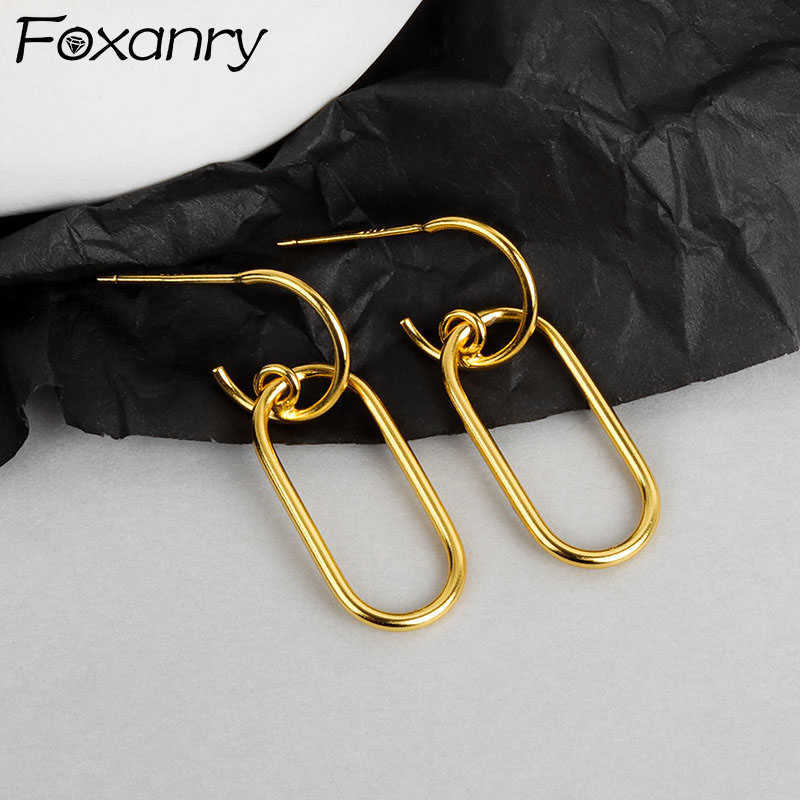 Charm anry Prevent Allergy Silver Color Paper Clip Earrings New Trendy Elegant Handmade Minimalist Party Jewelry for Women L230315
Charm anry Prevent Allergy Silver Color Paper Clip Earrings New Trendy Elegant Handmade Minimalist Party Jewelry for Women L230315