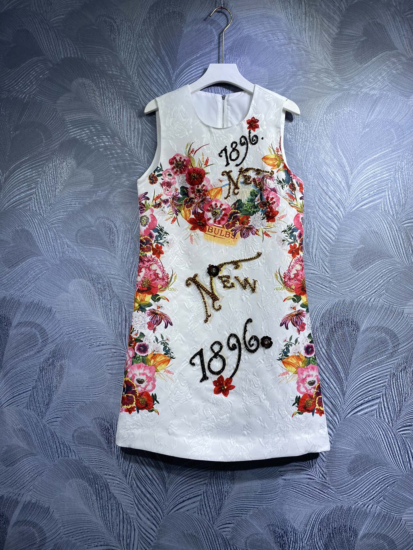2023 Spring New Tank Top Dress Small Round Neck Flower Pattern Beaded Decoration, White
2023 Spring New Tank Top Dress Small Round Neck Flower Pattern Beaded Decoration, White