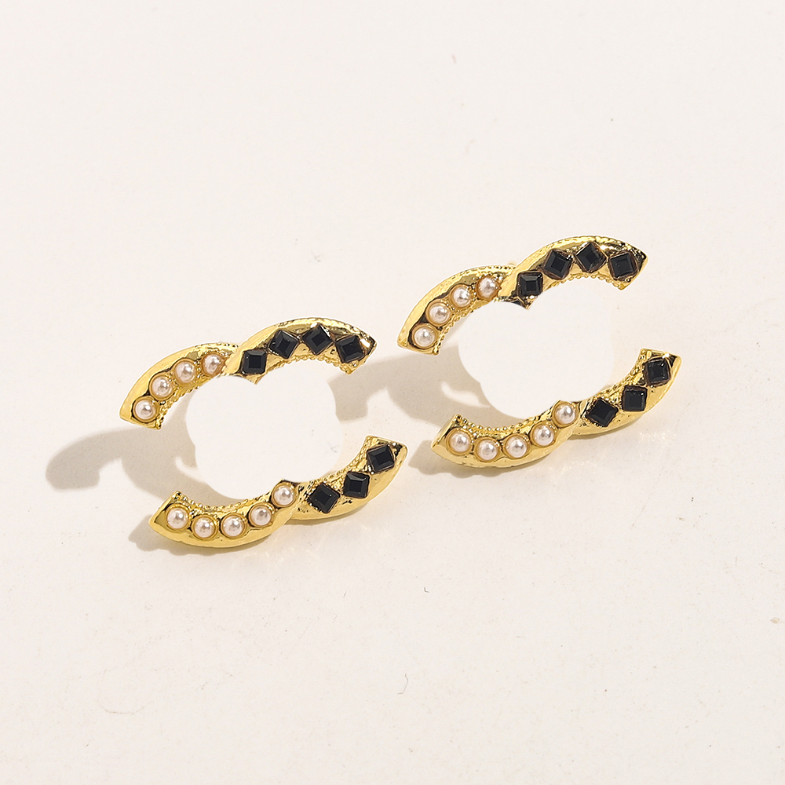 Charm Designer Earring Luxury Girl Earrings 18k Gold Band Earrings Fashion Jewelry 925 Silver Campus Couple Accessories Party Birthday
Charm Designer Earring Luxury Girl Earrings 18k Gold Band Earrings Fashion Jewelry 925 Silver Campus Couple Accessories Party Birthday