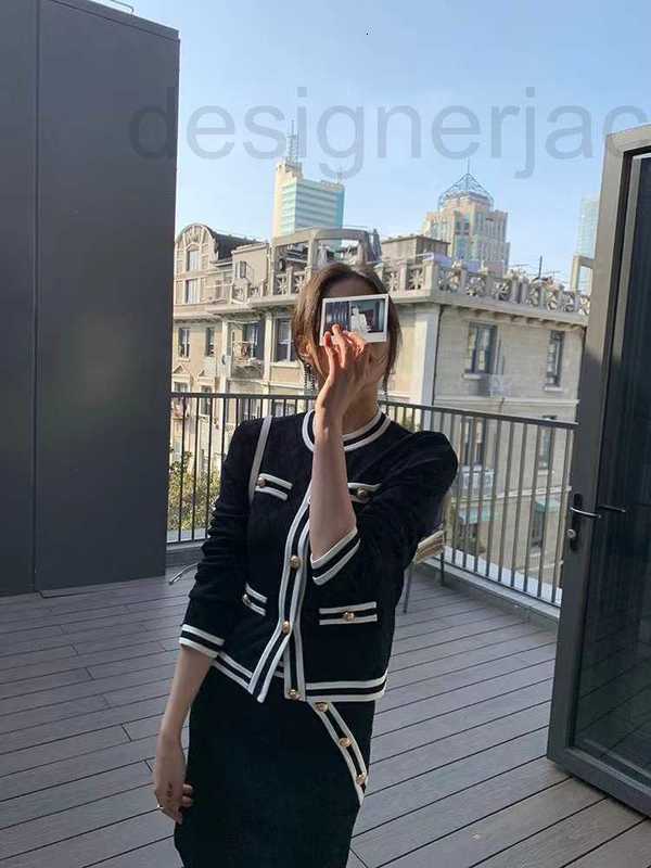 Women' Knits & Tees designer New long-sleeved contrast straight knitted cardigan jacket for autumn winter F8AL, White
Women' Knits & Tees designer New long-sleeved contrast straight knitted cardigan jacket for autumn winter F8AL, White