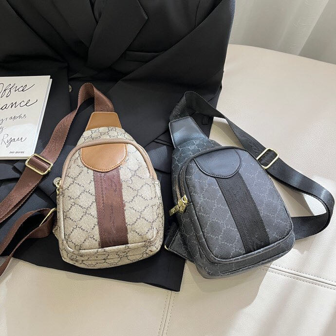 Brand 23ss Cross Body leather men's messenger bag Women's patchwork letter-printed classic backpack, Khaki c 3885
Brand 23ss Cross Body leather men's messenger bag Women's patchwork letter-printed classic backpack, Khaki c 3885