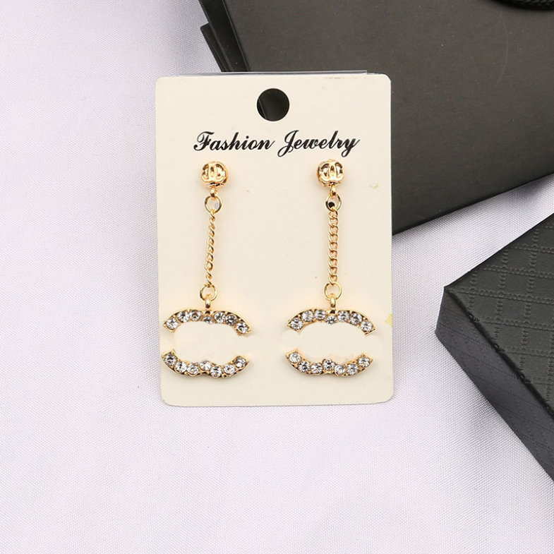 18K Gold Plated Designer Earrings Ear Stud Designers Brand Geometry Letters Fashion Women Imitation Pearl Earring Wedding Party Jewerlry Classic Gift
18K Gold Plated Designer Earrings Ear Stud Designers Brand Geometry Letters Fashion Women Imitation Pearl Earring Wedding Party Jewerlry Classic Gift