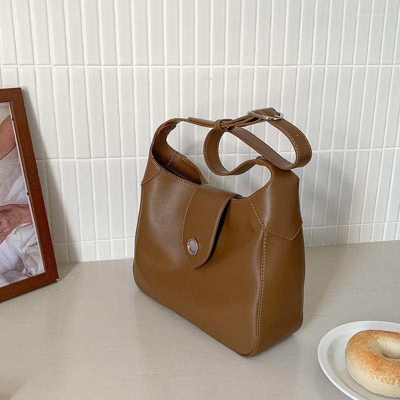 Evening Bags Soft PU Leather Flap Crossbody Bag 2023 Trend Fashion Women Designer Simple Handbags And Purses Small Shoulder Side, Black
Evening Bags Soft PU Leather Flap Crossbody Bag 2023 Trend Fashion Women Designer Simple Handbags And Purses Small Shoulder Side, Black
