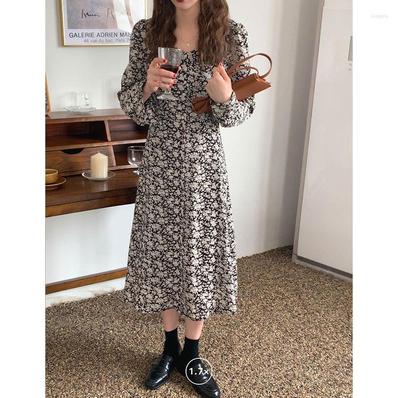 Casual Dresses Vintage Floral Print Spring Long Dress Women Korean V-Neck Single Breasted Part Sleeve Lace Up Elegant Office, Mini dress
Casual Dresses Vintage Floral Print Spring Long Dress Women Korean V-Neck Single Breasted Part Sleeve Lace Up Elegant Office, Mini dress
