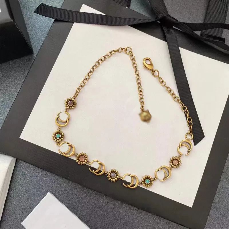 Designer Necklaces Choker Chain 18K Gold Plated Brass Copper Pendants Fashion Womens Necklace Wedding Jewelry Accessorie
Designer Necklaces Choker Chain 18K Gold Plated Brass Copper Pendants Fashion Womens Necklace Wedding Jewelry Accessorie