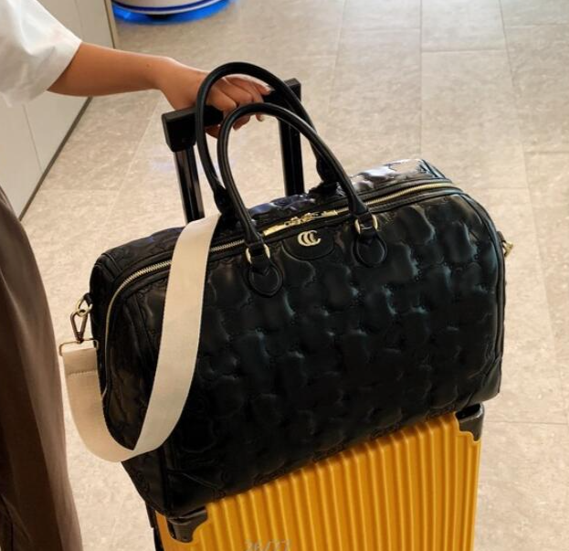 Portable Women Designers Travel Bag PU Leather Larger Capacity Men Big Luggage Handbag Duffle Bags Shoulder Crossbody Outdoor travels Handbags
Portable Women Designers Travel Bag PU Leather Larger Capacity Men Big Luggage Handbag Duffle Bags Shoulder Crossbody Outdoor travels Handbags