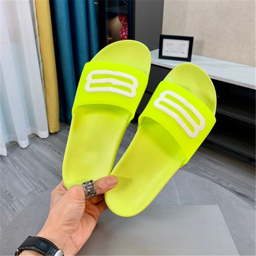 Fashion Slippers 2023 Balencaigaity Luxury design summer men's and women's flats thick soled leather rubber lettering logo casual cartoon beach slippers 03-008
Fashion Slippers 2023 Balencaigaity Luxury design summer men's and women's flats thick soled leather rubber lettering logo casual cartoon beach slippers 03-008