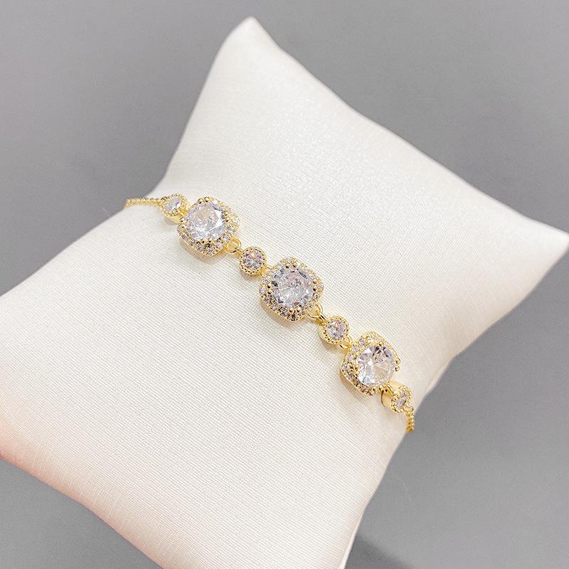 Link Bracelets Chain 2023 Classic Square Cubic Zirconia Adjustale For Woman Wedding Engagement Party Female Jewelry GiftLink
Link Bracelets Chain 2023 Classic Square Cubic Zirconia Adjustale For Woman Wedding Engagement Party Female Jewelry GiftLink