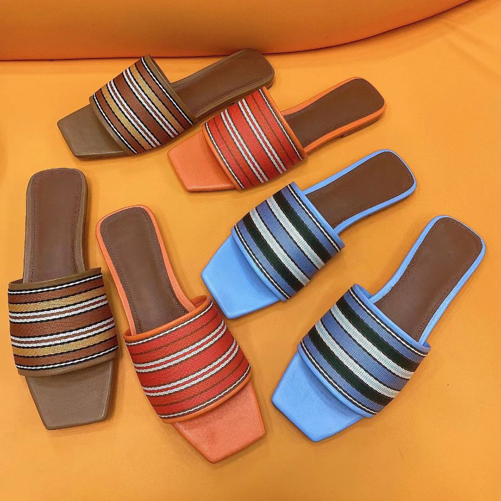New Stripe weave slippers Beach slippers Roman Slippers woody Sandals Comfortable outdoor Slide Summer Wide Flat Lady Canvas Sandals luxurys designers Slipper, Blue
New Stripe weave slippers Beach slippers Roman Slippers woody Sandals Comfortable outdoor Slide Summer Wide Flat Lady Canvas Sandals luxurys designers Slipper, Blue
