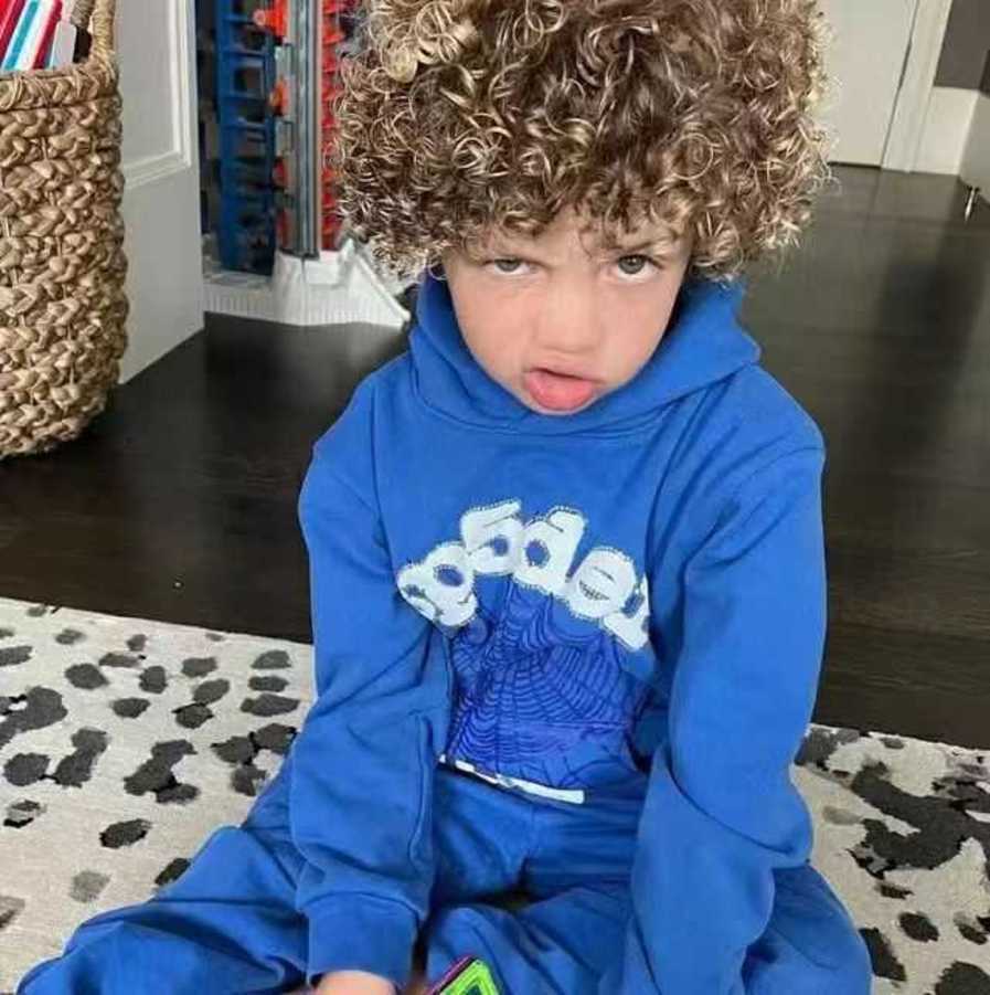 23SS Children's Suit Designer Spider 555 Pullover Sp5der Young Thug Hoodies Street Foam Letter SP5der 555555 PANTS HOODIE Sweater Pants Suits Blue
23SS Children's Suit Designer Spider 555 Pullover Sp5der Young Thug Hoodies Street Foam Letter SP5der 555555 PANTS HOODIE Sweater Pants Suits Blue