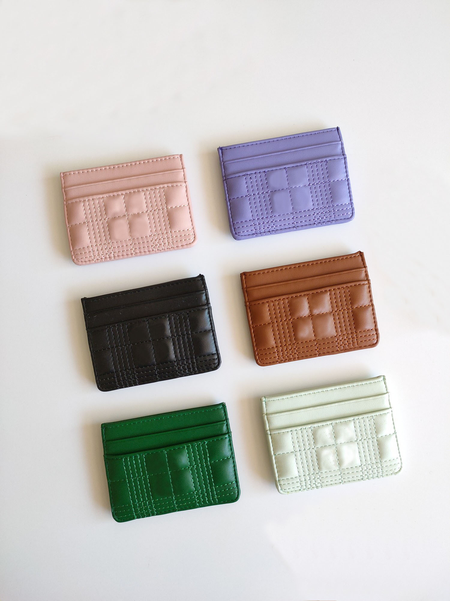 wholesale fashion black Card Holders woman small wallet men Designer pure color leather luxury with box B wallet, Pink
wholesale fashion black Card Holders woman small wallet men Designer pure color leather luxury with box B wallet, Pink