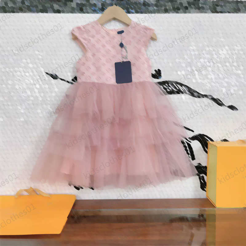 Pink Girls Dresses Logo Hot Drill Embroidery Crew Neck Sleeveless Dress Back Zipper Open Cake Hemline Fashion Maxiskit Kids Designer Clothes
Pink Girls Dresses Logo Hot Drill Embroidery Crew Neck Sleeveless Dress Back Zipper Open Cake Hemline Fashion Maxiskit Kids Designer Clothes