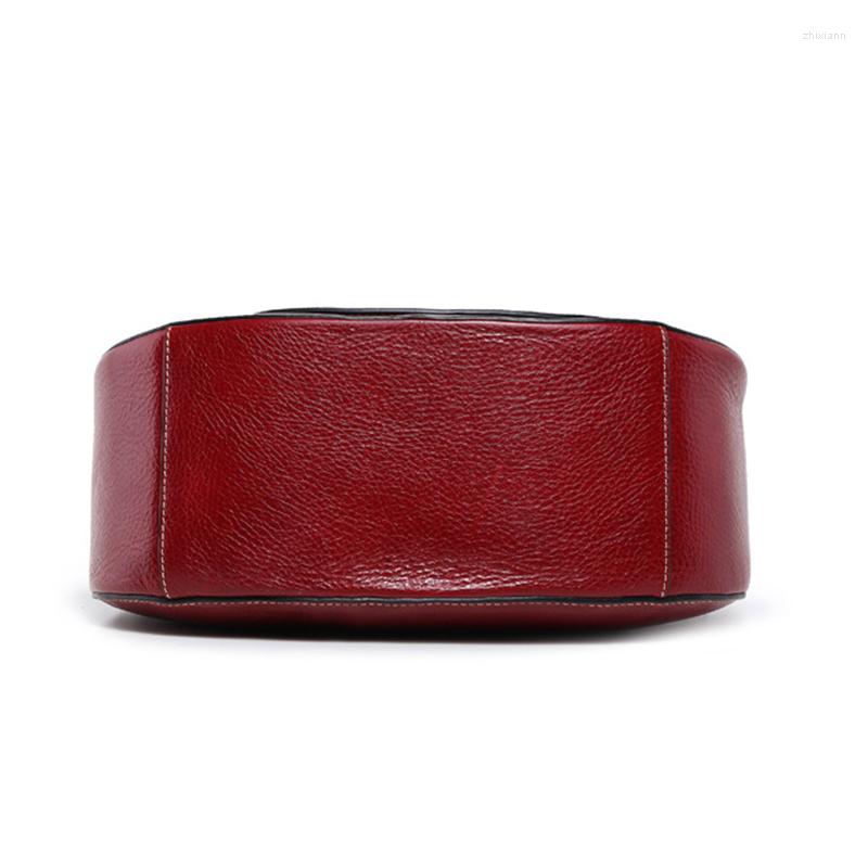 Free Shipping Evening Bags Chinese National Style Women Cowhide Leather Bag Female Crossbody Retro Emed Saddle Shoulder Designer Bag Luxury Bag Tote B