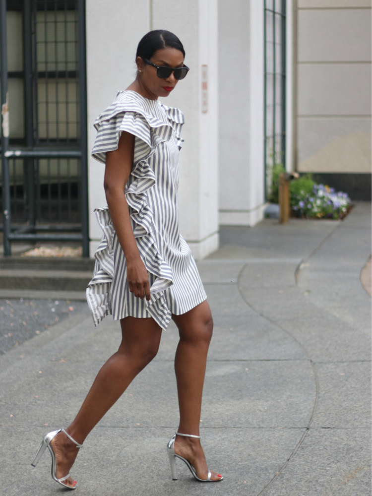 Family Matching Outfits Mom and daughter Dress Summer Stylish Stripe Ruffle Dress For Mommy Daughter Clothes Matching Parent-child Clothes Mini Dress 