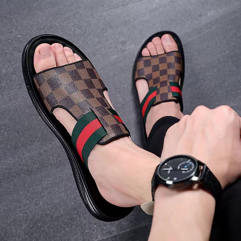 Men's slippers Summer Fashion Casual Outdoor High Quality Comfortable Soft Sole Non-Slip Personality Shopping Beach Sandals 38-44, Grey
Men's slippers Summer Fashion Casual Outdoor High Quality Comfortable Soft Sole Non-Slip Personality Shopping Beach Sandals 38-44, Grey