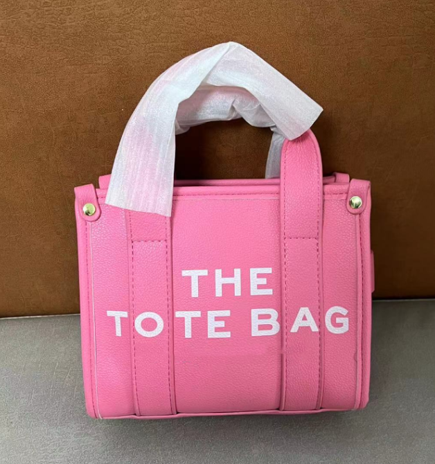 Luxury The Tote Bag Designer Women Mini leather Crossbody Shoulder Handbags With strap Black Pink Totes Bags Handbag Classic, 20×16×10cm
Luxury The Tote Bag Designer Women Mini leather Crossbody Shoulder Handbags With strap Black Pink Totes Bags Handbag Classic, 20×16×10cm