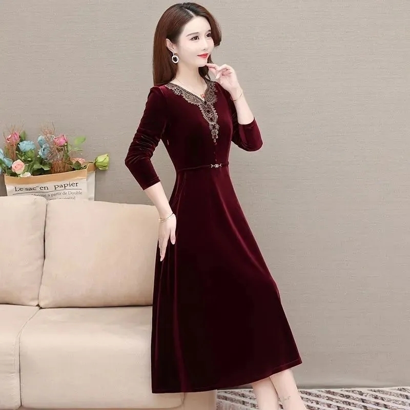 Casual Dresses Vintage Applique Velvet Party Dress Women Elegant Slim Long Sleeve A-Line Velour Dresses Spring Casual Knee-Length Vestidos 230316