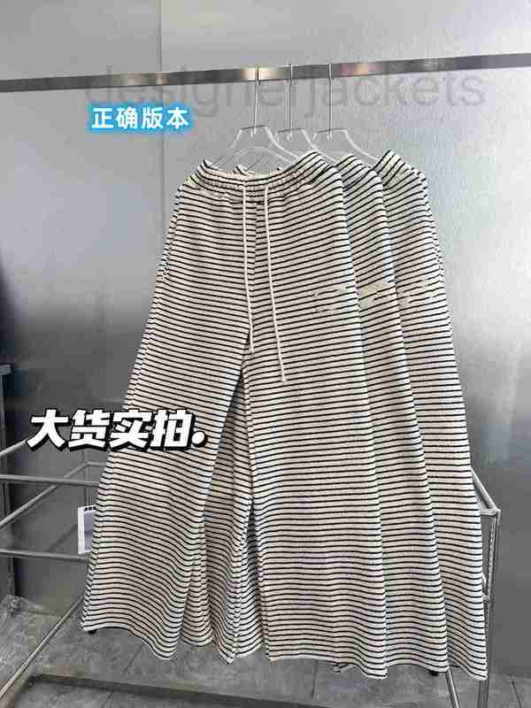 Women' Pants & Capris designer Striped women sanitary pants straight loose version lazy style thickened trousers floor D8L9, Creamy-white
Women' Pants & Capris designer Striped women sanitary pants straight loose version lazy style thickened trousers floor D8L9, Creamy-white