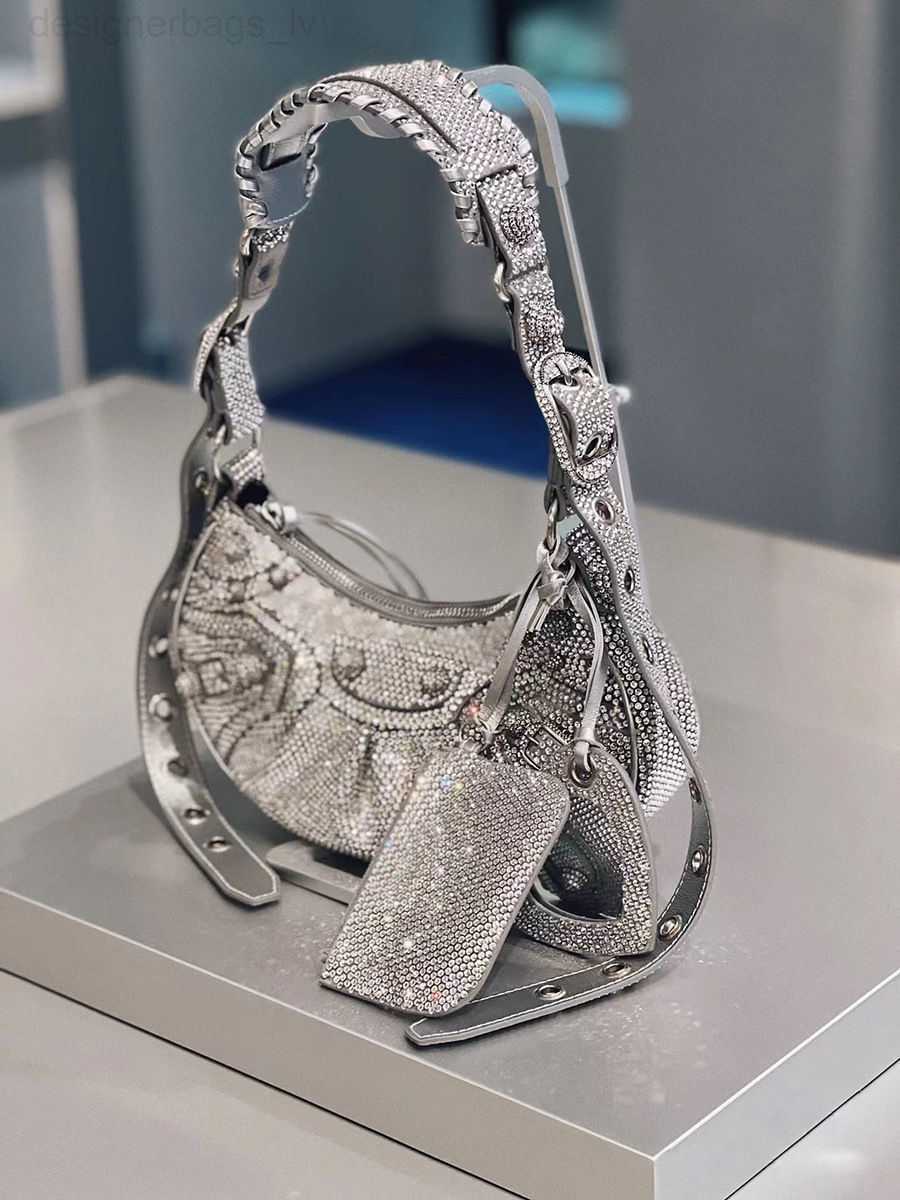 B bag le cagole motorcycle style Ins high beauty full diamond shoulder bag women's small red book the same online red cross-body bag locomotive bag hot girl, Silver
B bag le cagole motorcycle style Ins high beauty full diamond shoulder bag women's small red book the same online red cross-body bag locomotive bag hot girl, Silver