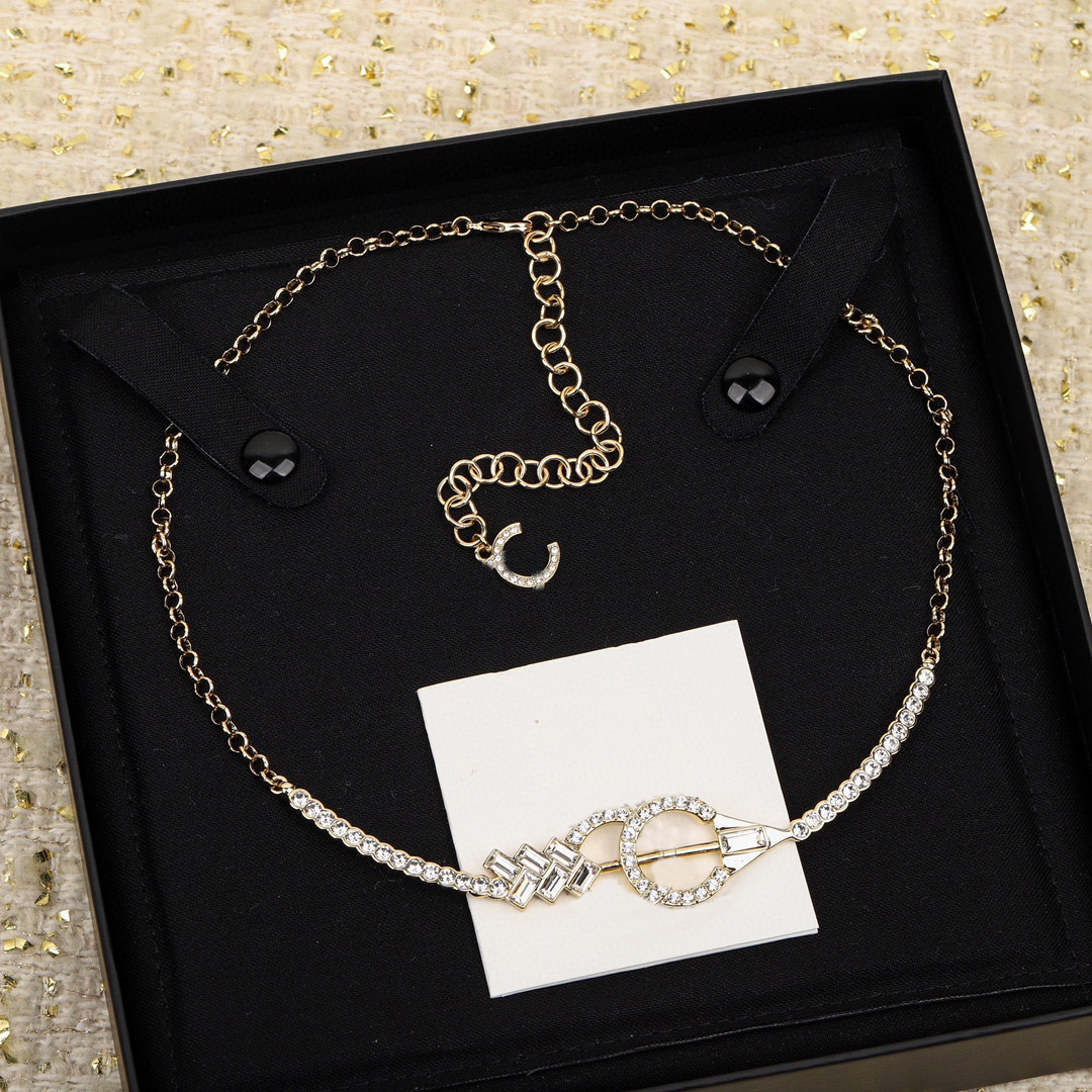 2023 Luxury quality charm pendant necklace with diamond in 18k gold plated have box stamp PS7621A
2023 Luxury quality charm pendant necklace with diamond in 18k gold plated have box stamp PS7621A