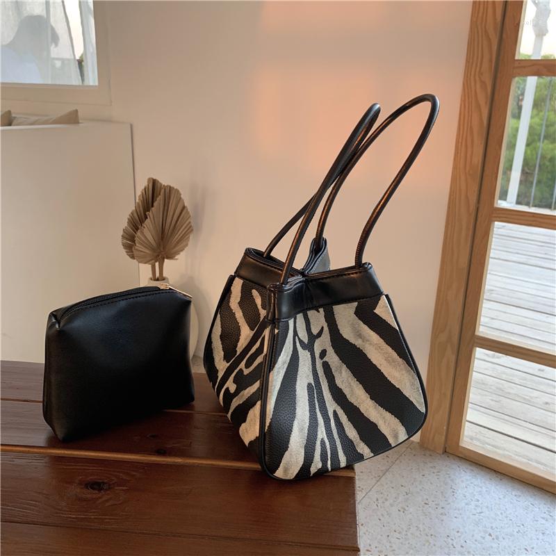 Evening Bags Design Vintage Zebra Pattern Ladies Bucket Handbags Luxury Contrast Color Women Shoulder Bag Simple Elegant Female Underarm, Zebra pu
Evening Bags Design Vintage Zebra Pattern Ladies Bucket Handbags Luxury Contrast Color Women Shoulder Bag Simple Elegant Female Underarm, Zebra pu