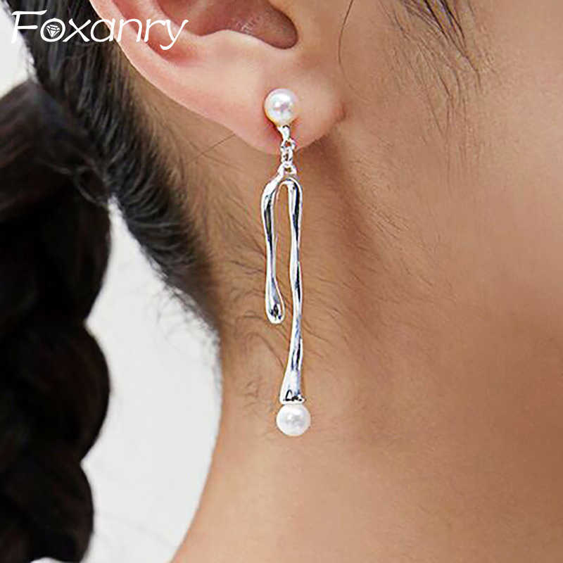Charm anry Prevent Allergy Asymmetric d Earrings for Women Couples New Fashion Simple Irregular Geometric Handmade Party Jewelry L230315
Charm anry Prevent Allergy Asymmetric d Earrings for Women Couples New Fashion Simple Irregular Geometric Handmade Party Jewelry L230315