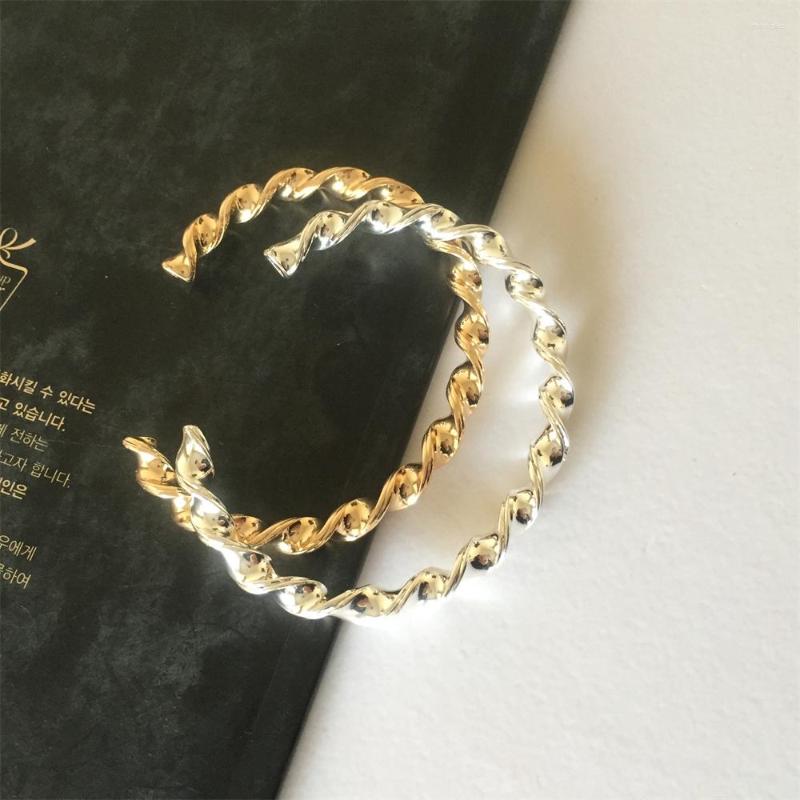 Bangle Trendy Gold Or Silver Color Twist Spin Brass For Women Girl Casual Elegant Gorgeous Unique Special Unisex Jewelry
Bangle Trendy Gold Or Silver Color Twist Spin Brass For Women Girl Casual Elegant Gorgeous Unique Special Unisex Jewelry