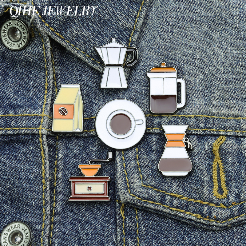Coffee Shop Tools Enamel Pin Brooch Badge Metal Bean Bottle Cup Grinder Jewelry Friends Lapel Clothes Hat Bag Gift Wholsale
Coffee Shop Tools Enamel Pin Brooch Badge Metal Bean Bottle Cup Grinder Jewelry Friends Lapel Clothes Hat Bag Gift Wholsale