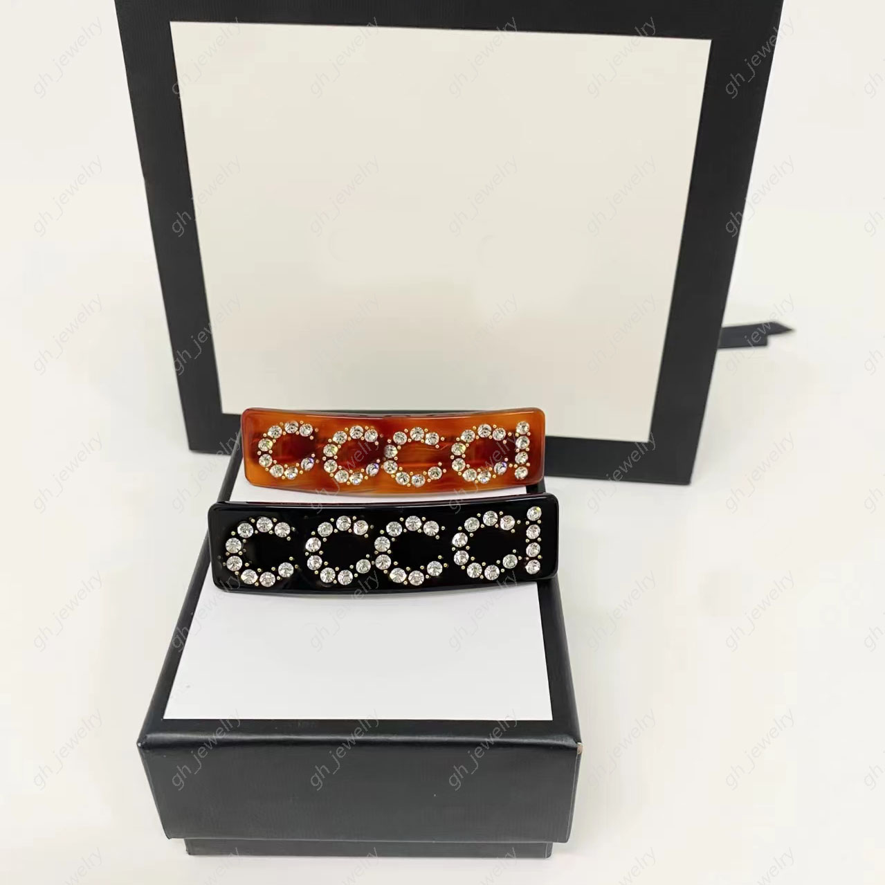 Fashion Resin Crystal Letters Hair Clips Barrettes Ladies Luxury Designer HairJewelry hairpin Tortoiseshell Black Optional High Quality With Box
Fashion Resin Crystal Letters Hair Clips Barrettes Ladies Luxury Designer HairJewelry hairpin Tortoiseshell Black Optional High Quality With Box